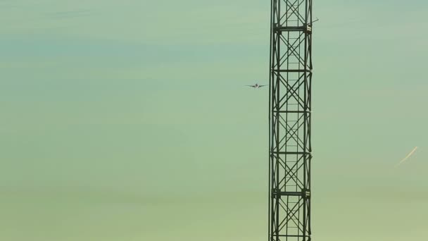 Jet airliner approaching — Stock Video