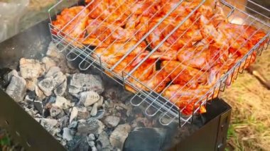 barbecue met kippenvleugels