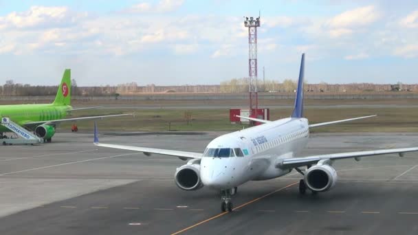 Chegada do avião — Vídeo de Stock