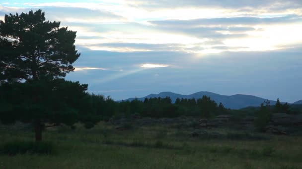 Puesta de sol de montaña — Vídeos de Stock