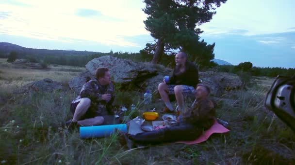 Dîner en plein air — Video