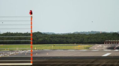 Pist, Düsseldorf Havaalanı