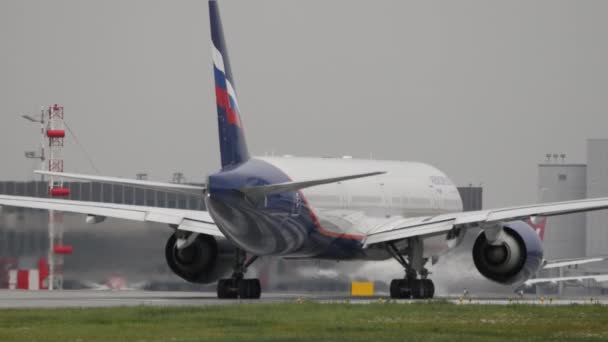 Pasażer Boeing 777 Aeroflot skręca — Wideo stockowe