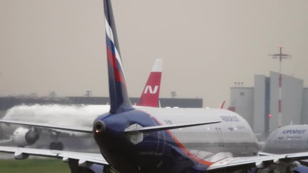 Taxiuri de avion Aeroflot — Videoclip de stoc