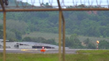 Düşük maliyetli havayolu şirketi AirAsia geldi