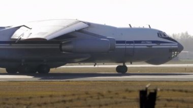 IL-76 askeri nakliye uçağı