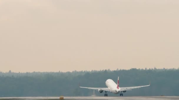 Décollage de Nordwind Airlines, vue arrière — Video