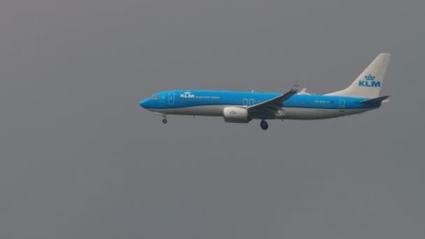 Düşük ihtimal, gökyüzündeki Boeing KLM — Stok video