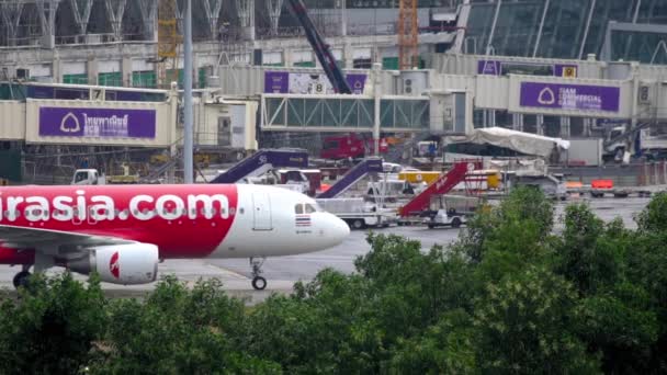 AirAsia Airbus gaat na landing — Stockvideo
