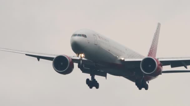 Высадка Boeing 777 — стоковое видео
