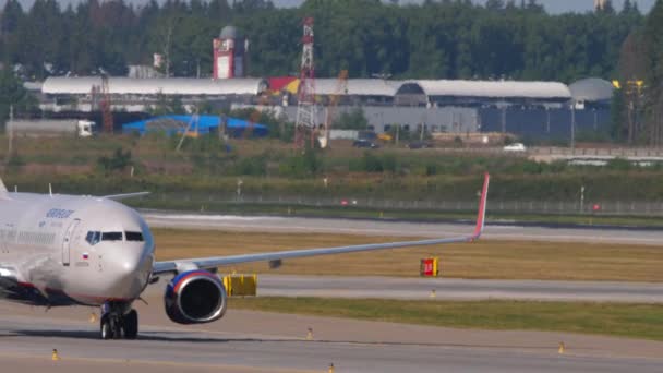 Boeing 737 de Aeroflot en Sheremetyevo — Vídeos de Stock