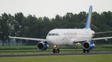 Küçük Gezegen Havayolları motoru çalışıyor