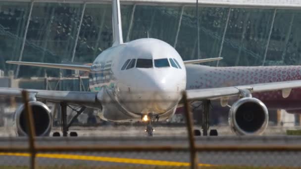 Airbus A320 Bangkok Air — Stockvideo