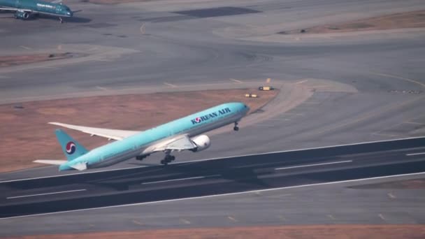 Boeing 777 Korean Air decolagem — Vídeo de Stock