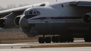 IL-76 askeri nakliye uçağı