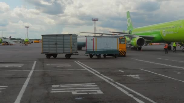 POV en el aeródromo de Domodedovo — Vídeo de stock
