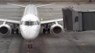 Teleskopik iskele ve uçak