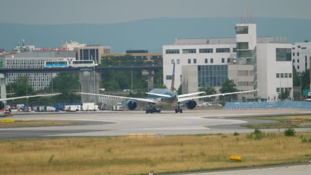 Dreamliner Vietnam Airlines, widok z tyłu — Wideo stockowe