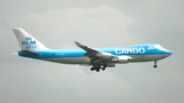 Boeing 747 carga en vuelo — Vídeos de Stock