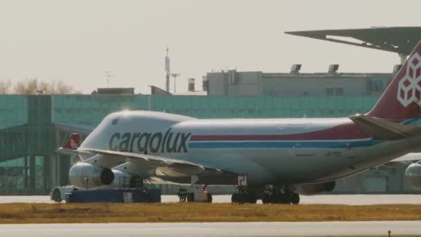 Transportista de carga Cargolux — Vídeo de stock