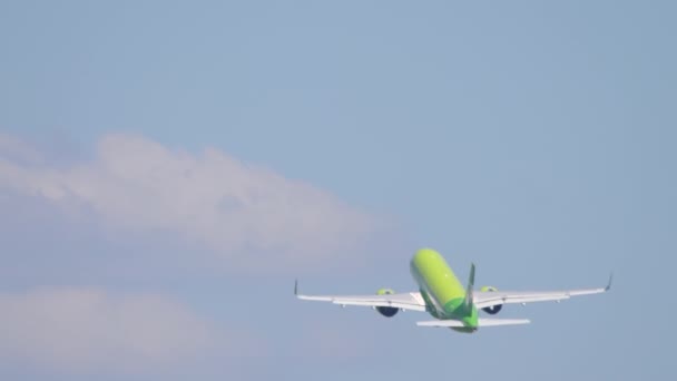 Rear view, airplane take off — Vídeo de Stock