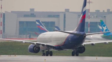 Havaalanındaki Aeroflot uçağı