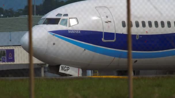 Boeing 737 Enter Air — Video