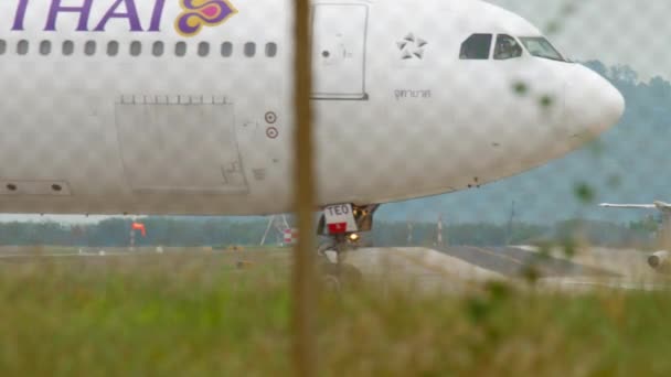 Airbus A330 of Thai Airways close up — Stockvideo