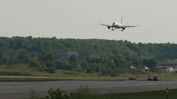 Airplane Aeroflot landing — стоковое видео