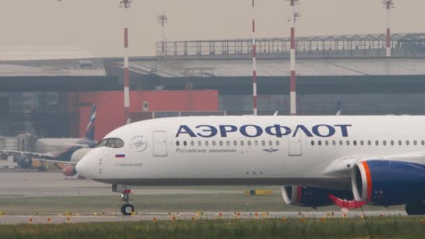 Airbus A350 Pemandangan samping Aeroflot — Stok Video