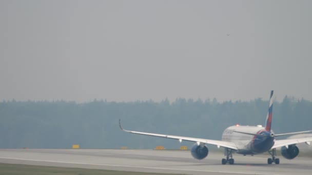 Départ de l'avion de ligne Aeroflot — Video