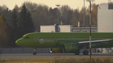 Uçak S7 havayolları, yan görüş