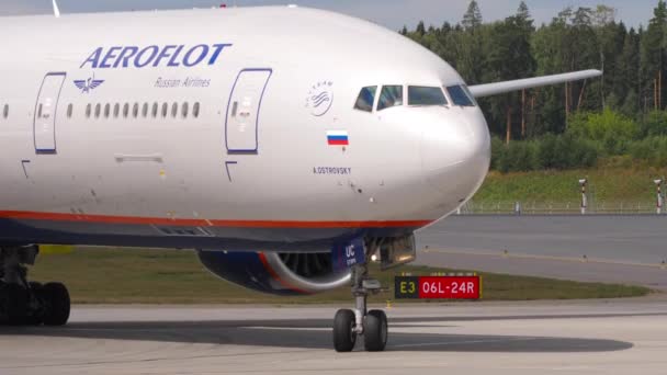 Close-up schot, Boeing 777 Aeroflot — Stockvideo