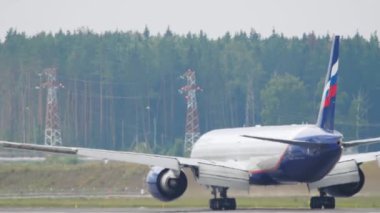 Boeing 777 Aeroflot geliyor.