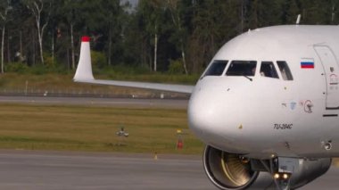 Aviastar 'dan Tupolev Tu-204, yakın çekim.