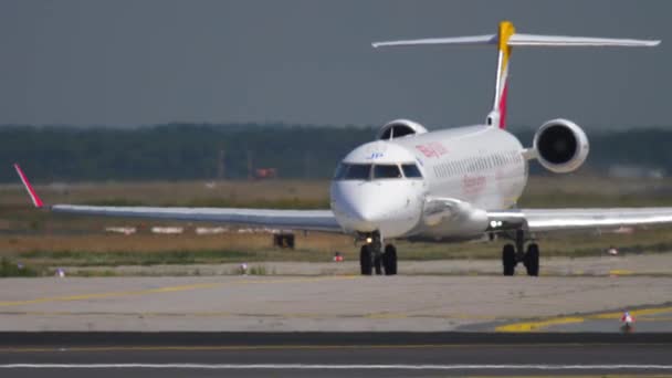 Aereo Iberia Vista frontale regionale — Video Stock