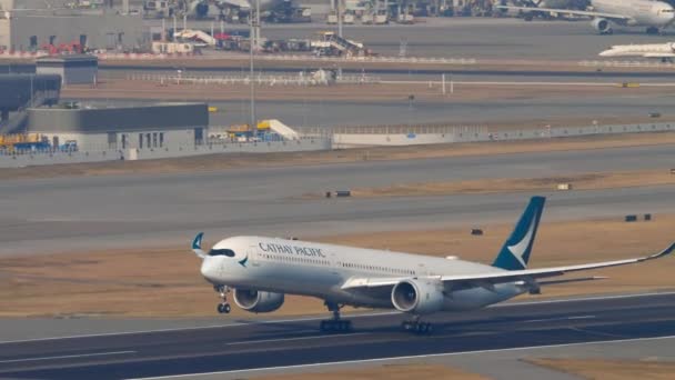 Airbus A350 Cathay Pacific afrejse – Stock-video