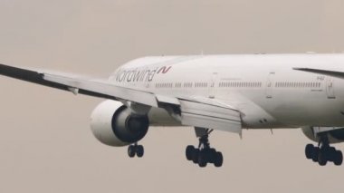 Boeing 777 Nordwind inişi