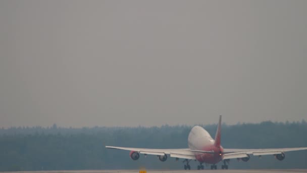 Pesawat Boeing 747 lepas landas penumpang — Stok Video