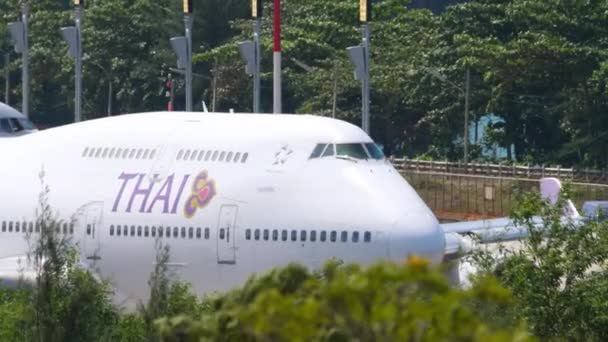 Boeing 747 Thai Airways Phuket — Stockvideo