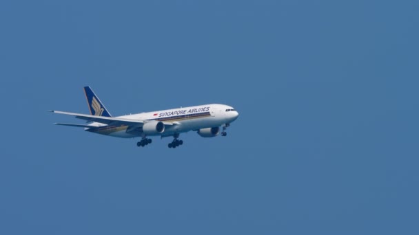 Singapore Airlines Boeing 777 — Stock video