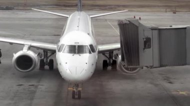 Teleskopik merdiven genişliyor.