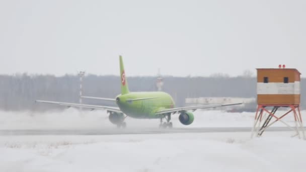 에어 버스 A320 S7 항공, 겨울 — 비디오