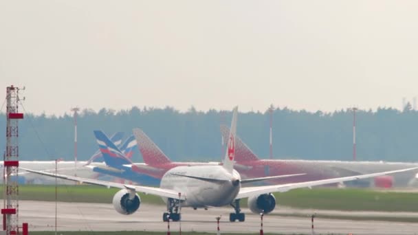 波音787日本航空公司起飞 — 图库视频影像
