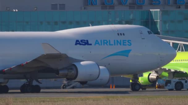 보잉 747 ASL 항공 — 비디오