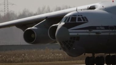 IL-76 askeri nakliye uçağı