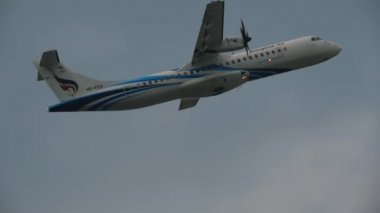 Turboprop uçak kalkışı