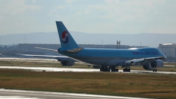 Boeing 747 Korean Air departure — Stock Video