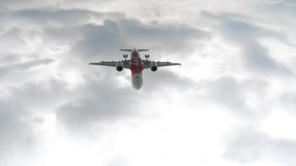 Airbus AirAsia perlahan-lahan mendarat — Stok Video