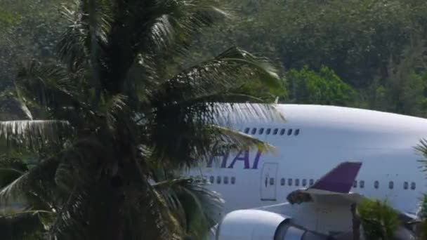 Boeing 747 Thai Airways departure — Vídeo de Stock